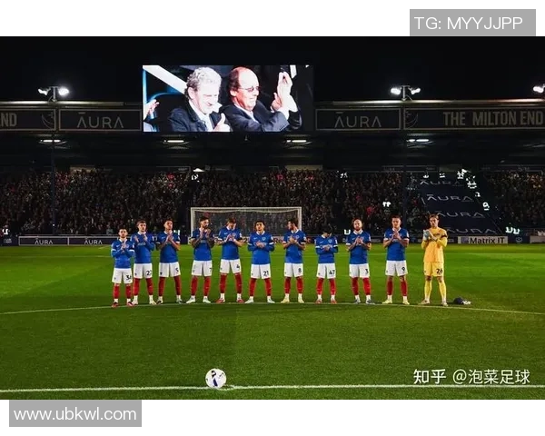 费耶诺德主场迎战乌德支勒期待精彩对决与胜利时刻 费耶诺德主场迎战乌德支勒期待精彩对决与胜利时刻