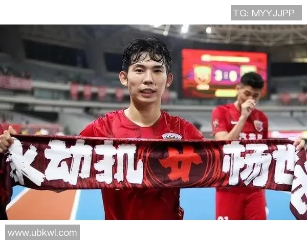 意外!上港最初没跟他续约现在却因祸得福,直接避免了5000万丢失 意外!上港最初没跟他续约现在却因祸得福,直接避免了5000万丢失